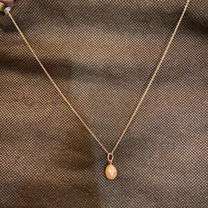 Elegant Pearl Pendant Necklace